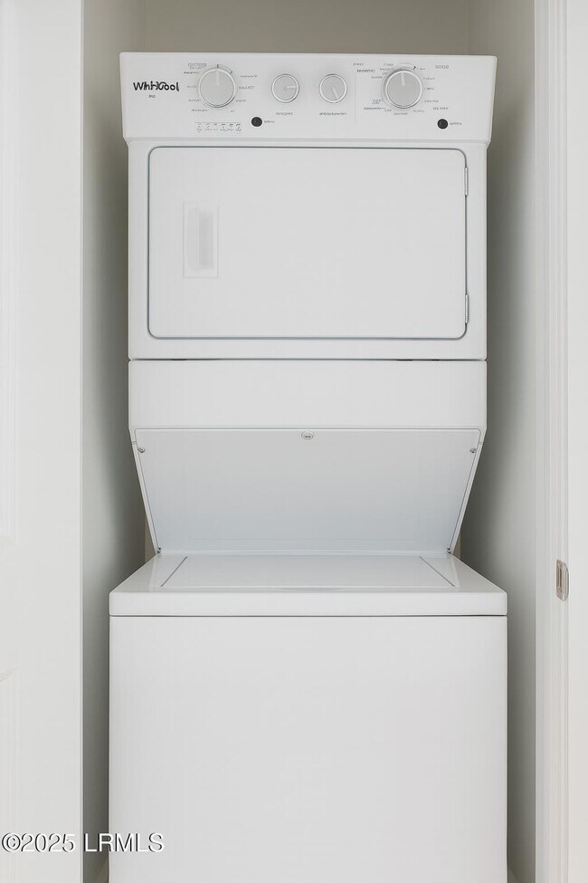 Building Photo - 23 Market