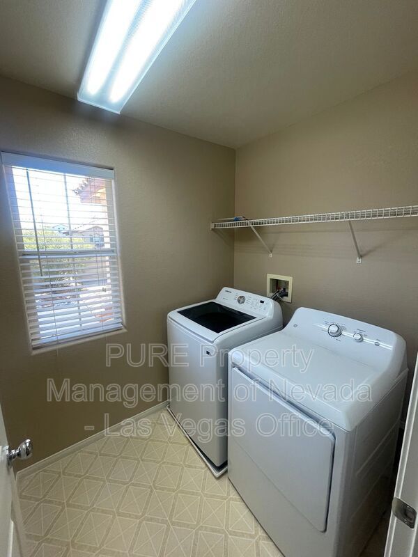 Building Photo - 9360 Fort Bayard Ave