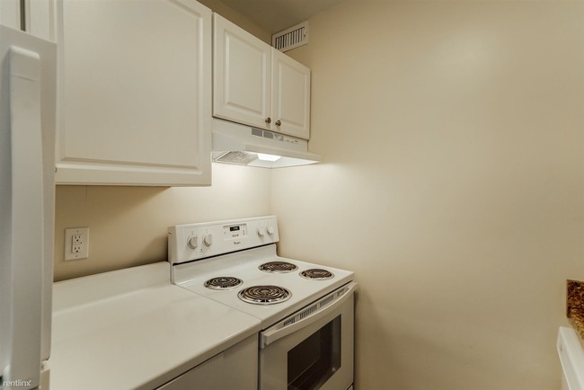 Building Photo - 2 br, 1 bath  - 1213 Nelson St