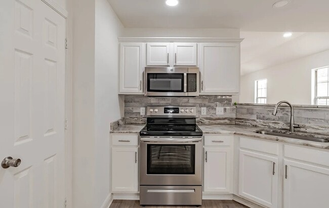 Building Photo - 2212 Summer Crossing