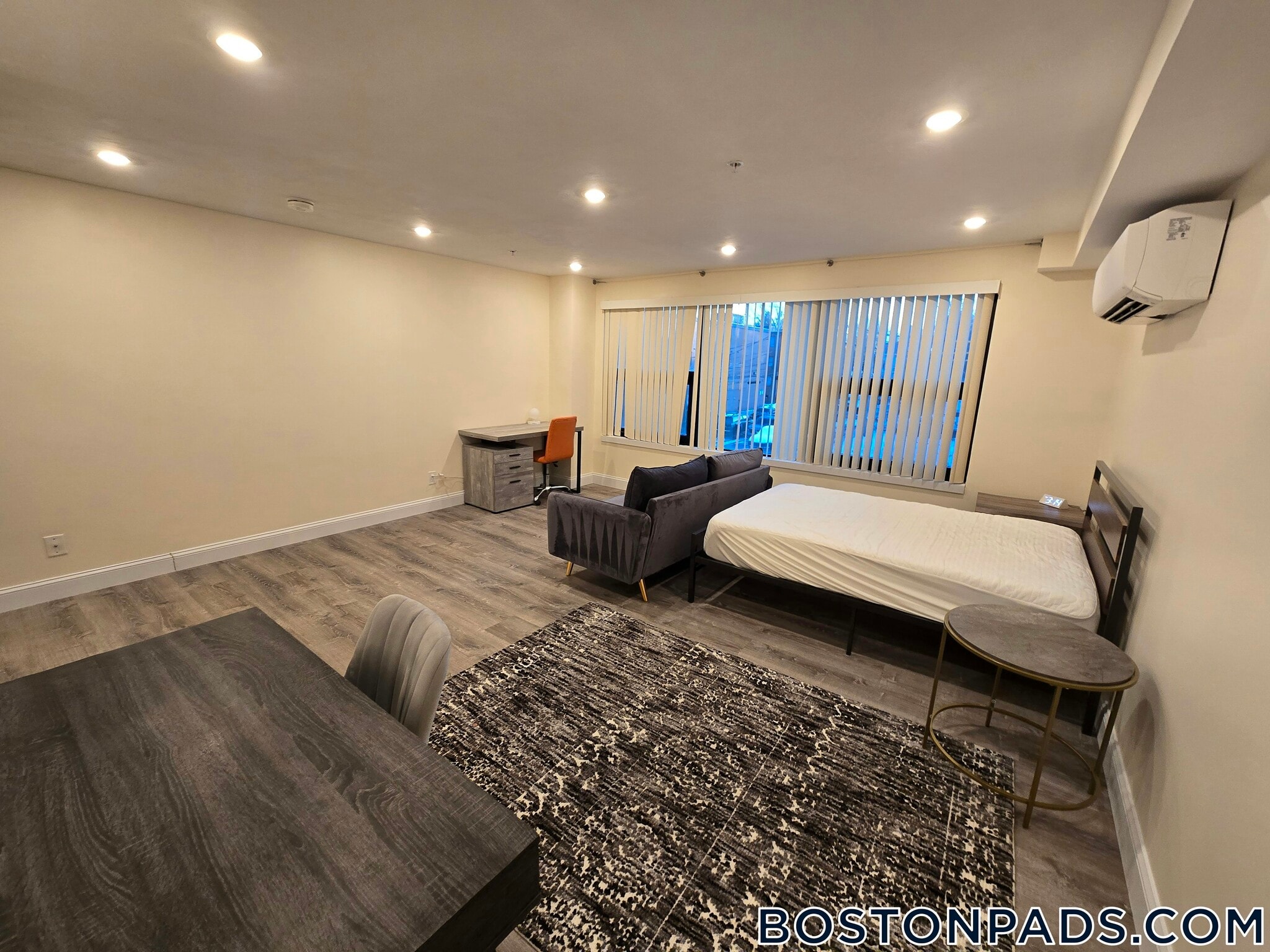 Building Photo - 1028a Commonwealth Ave