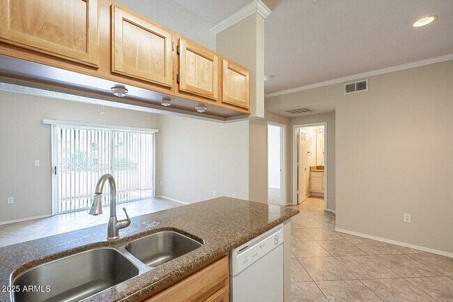 Building Photo - 5401 E Van Buren St