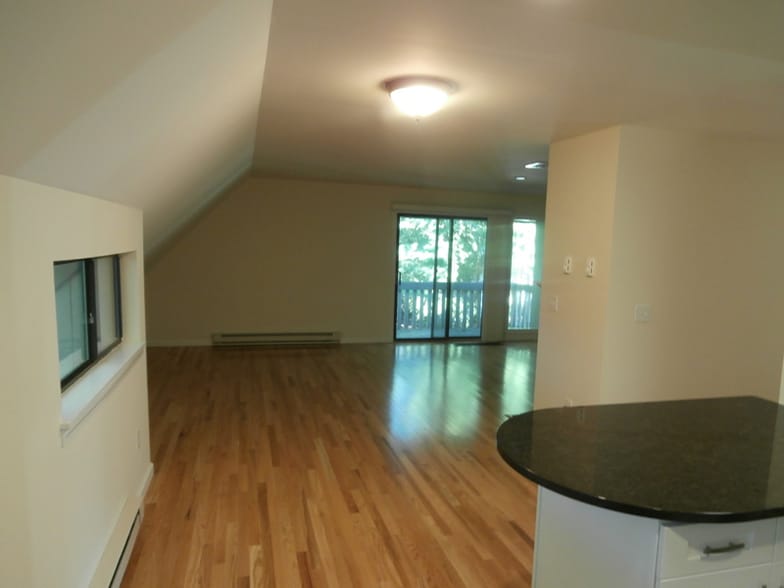 Building Photo - 38 Great Meadow Ln