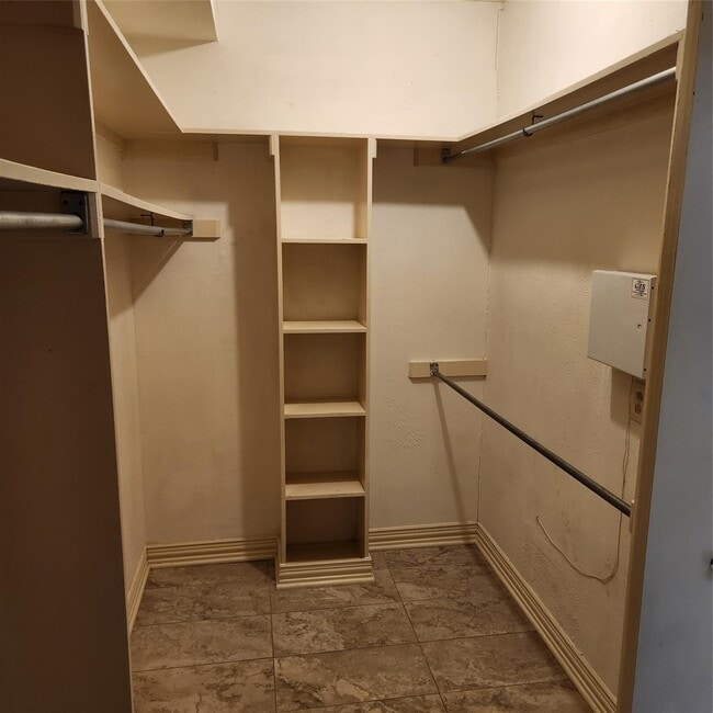 Building Photo - 7303 Williamswood Dr