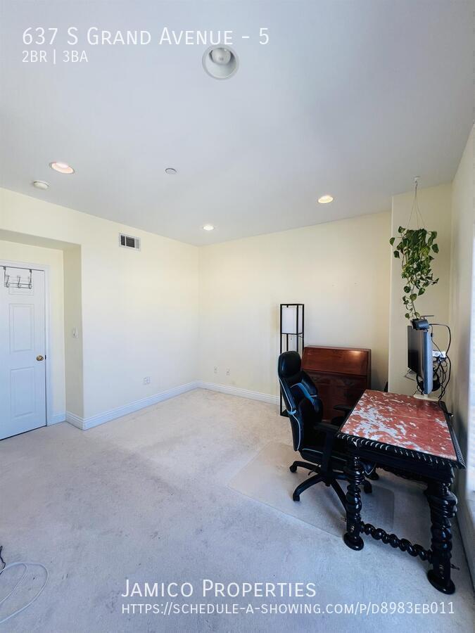 Building Photo - 637 S Grand Ave