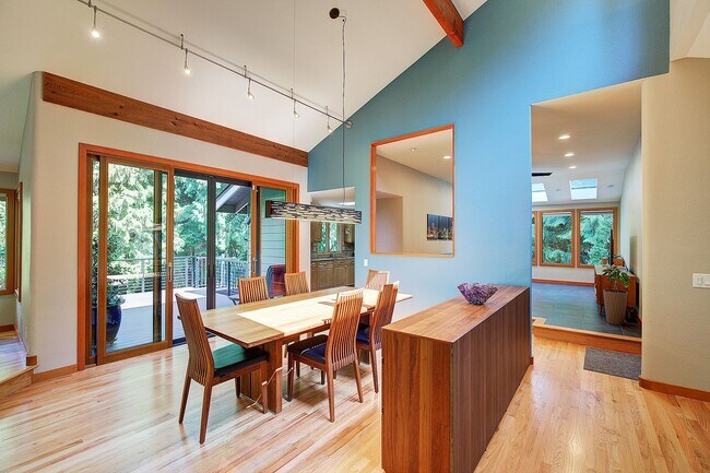 Building Photo - 4bd/3ba Sammamish House