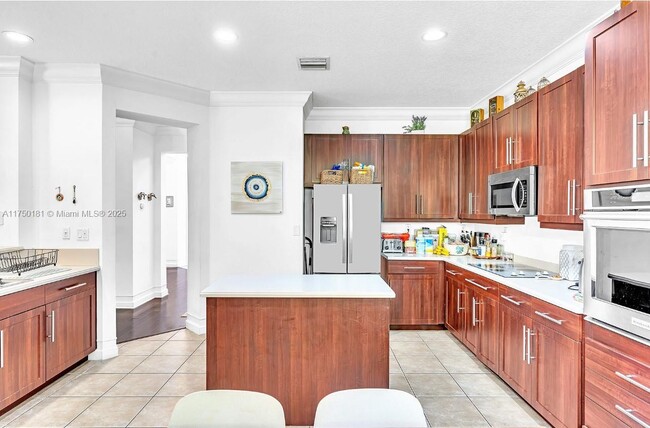 Building Photo - 3731 W Gardenia Ave