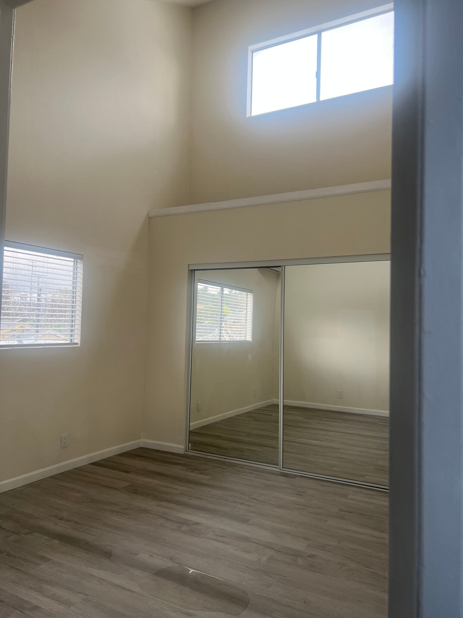 Building Photo - 3250 Andrita St