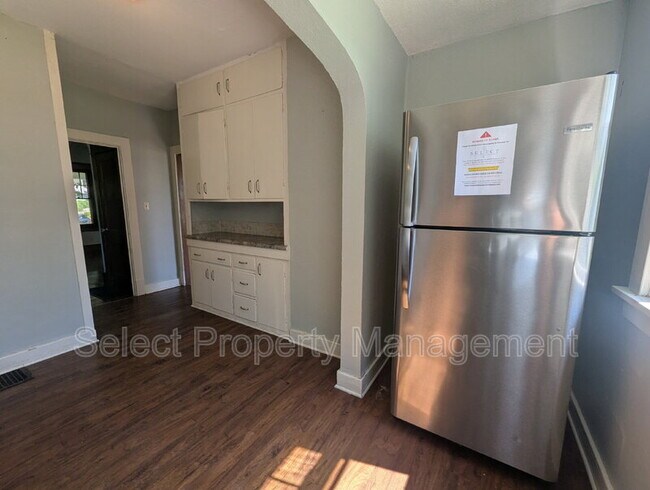 Building Photo - 2526 Hoagland Ave