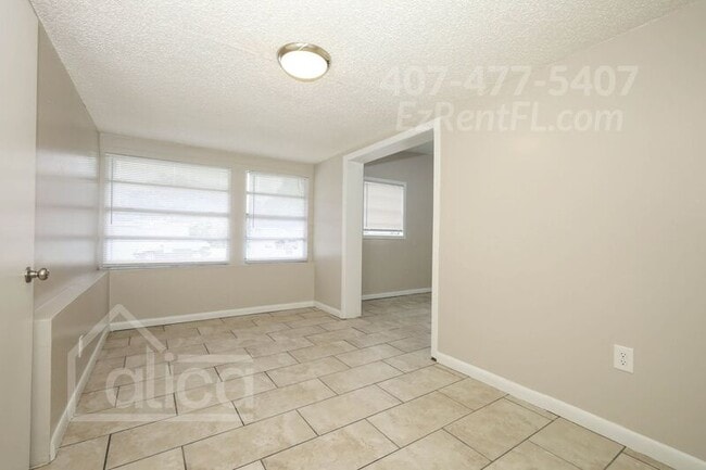 Building Photo - 5604 Cortez Dr