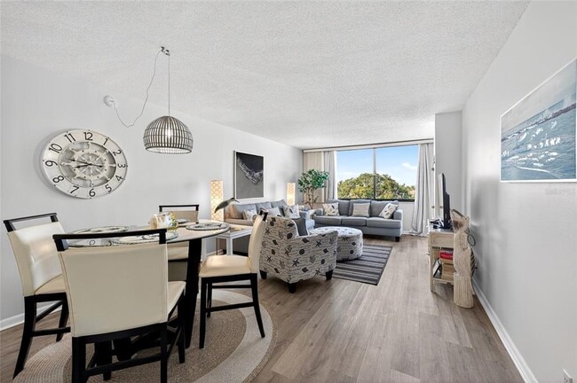 Building Photo - 6218 Palma Del Mar Blvd S