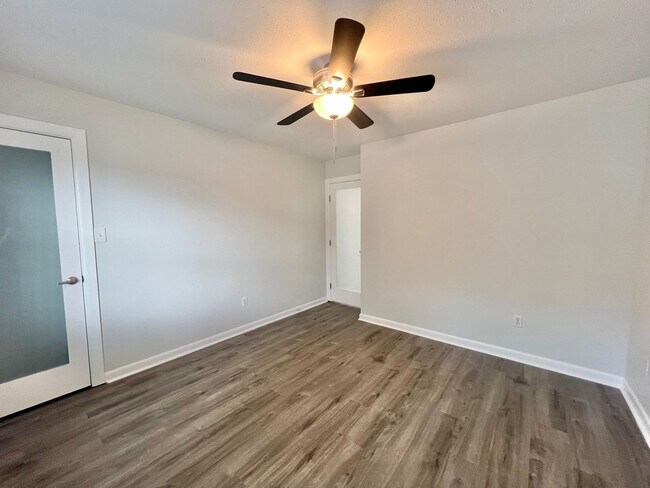 Building Photo - Newly Remodeled 2BD, 1.5BA Raleigh Townhome with a Fenced Backyard in a Prime Location