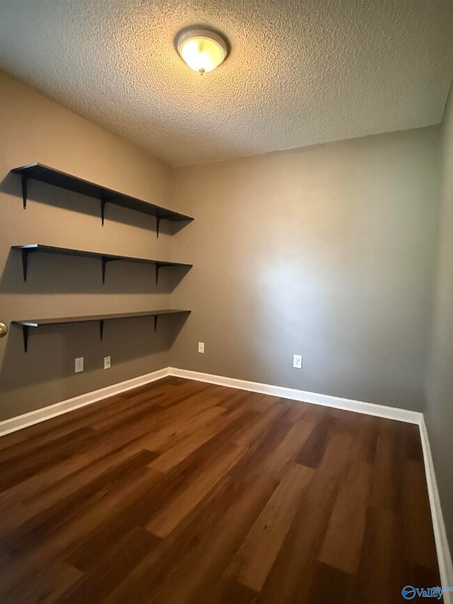 Building Photo - 115 Populus Dr