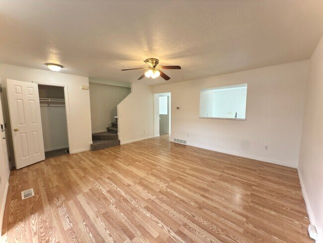 Building Photo - 533 S 450 E