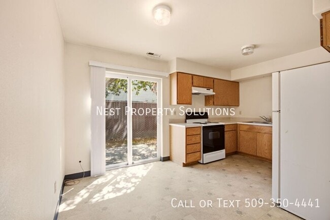 Building Photo - 1818 W Crouse-1