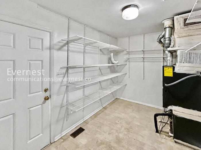 Building Photo - 3829 Captain Dr