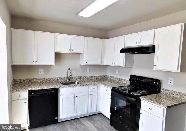 Building Photo - 5797 Indian Cedar Ct