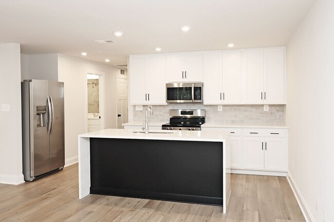 Building Photo - Pet-Friendly Glenbrook Apartment Near Crozet Park