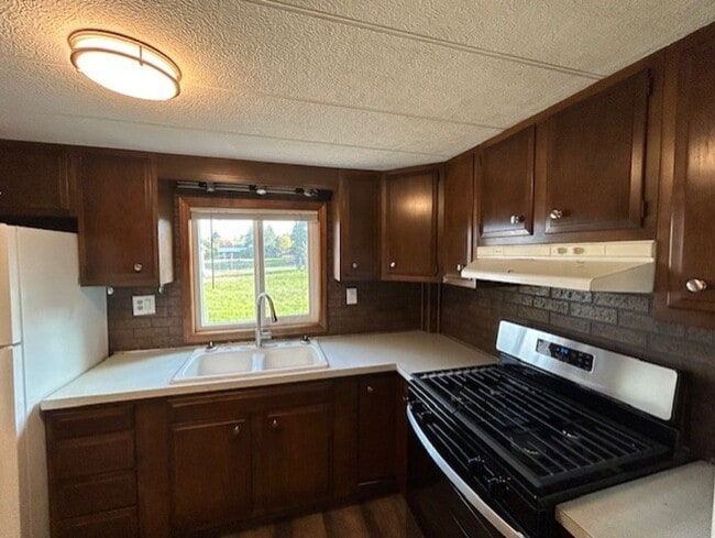 Building Photo - Quiet 2 bed 1 bath in Hamilton