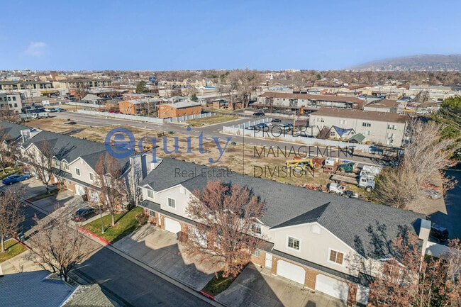 Building Photo - 377 E Newsome Park Ln