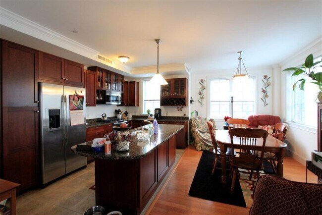 Primary Photo - 157 Beacon St