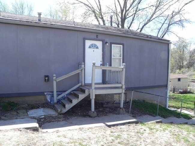 Primary Photo - 600 S Cedar Ave