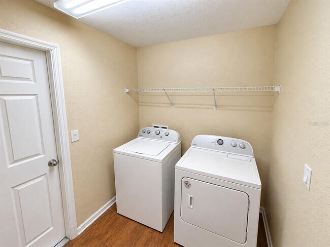 Building Photo - 4876 Summerfield Cir