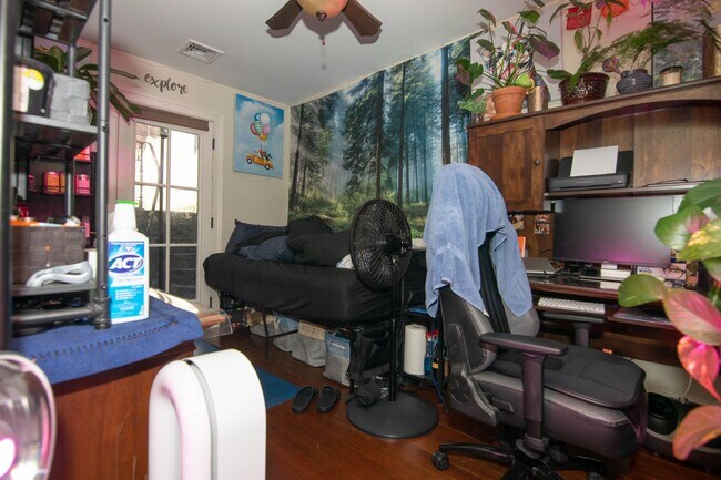 Building Photo - Central Mission Hill Location. Steps from the T Stop. In-Unit Washer and Dryer. Recently Renovate...