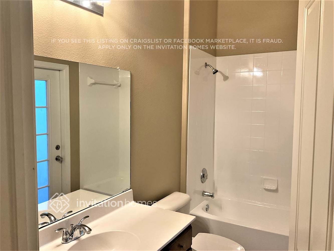 Building Photo - 2040 Wexford Green Dr