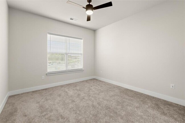 Building Photo - 2648 Sandy Plains Rd
