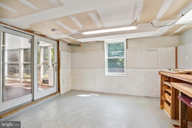 Building Photo - 2505 N Powhatan St