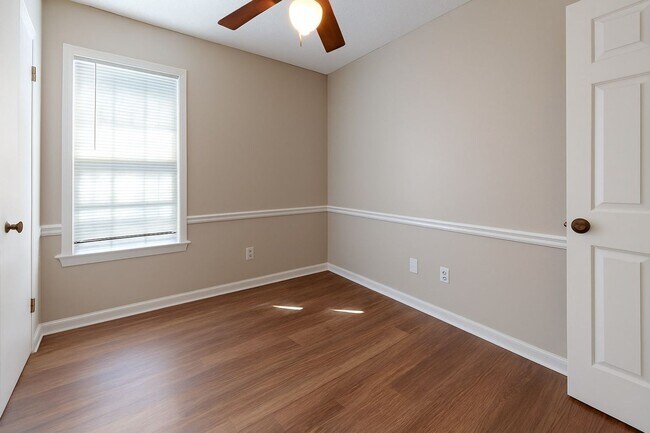 Building Photo - 1806 Heatherton Dr