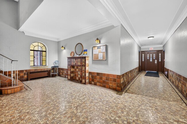 Building Photo - 108 Palisade Ave