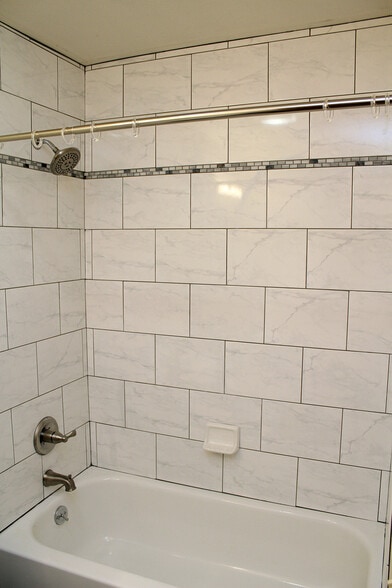 Building Photo - 3805-3805 SE Cesar Estrada Chavez Blvd