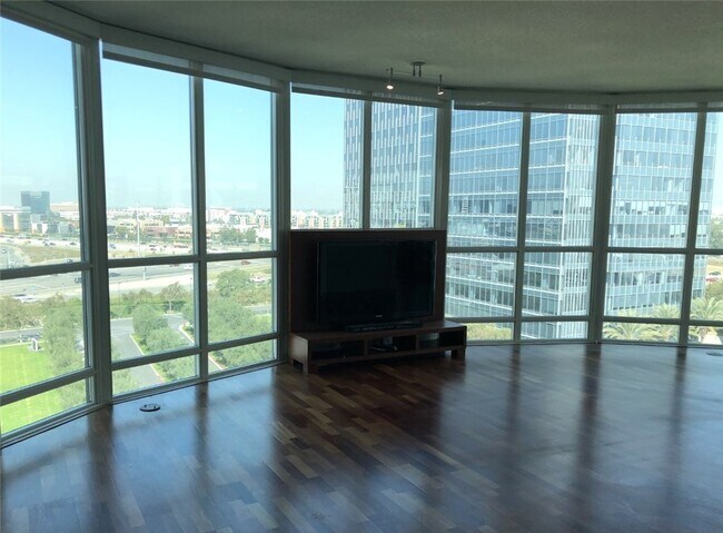 Building Photo - 3131 Michelson Dr