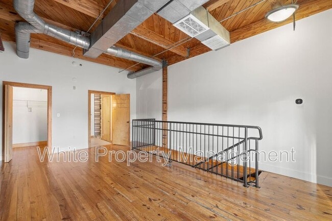 Building Photo - 3205 N Davidson St