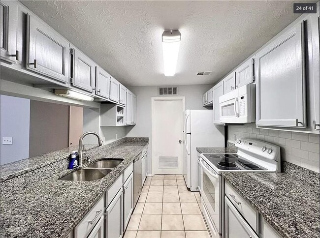 Building Photo - 326 Warm Springs Cir