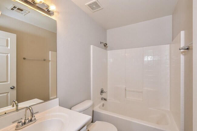 Building Photo - 10424 Concetta Ave