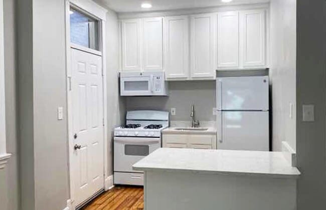 Building Photo - 2819 Glendora Ave