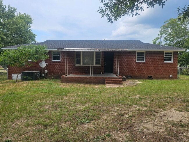 Building Photo - 2709 Haymarket Rd