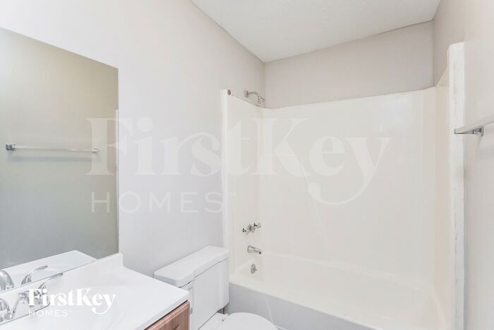 Building Photo - 2281 Briarwood Cir SW