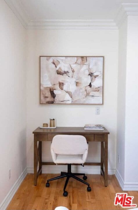 Building Photo - 525 N Orange Dr