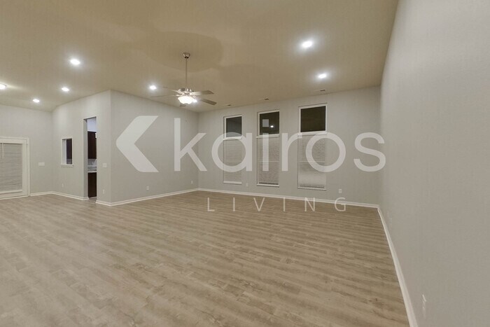 Building Photo - 10685 Bent Brook Dr