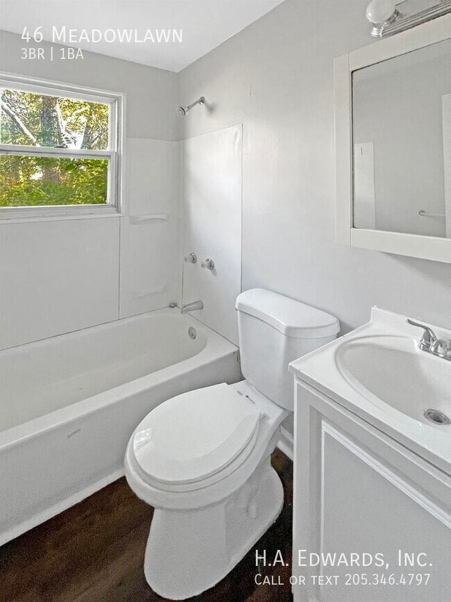 Building Photo - 46 Meadowlawn-