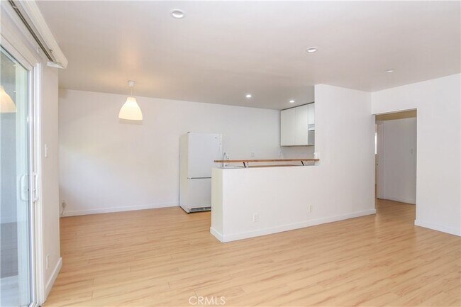 Building Photo - 11921 Goshen Ave