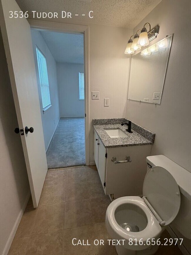 Building Photo - 3536 Tudor Dr