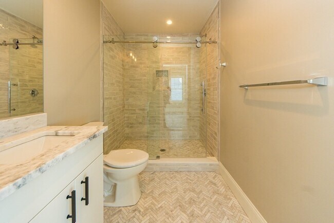 Building Photo - 176 Winthrop Shore Dr