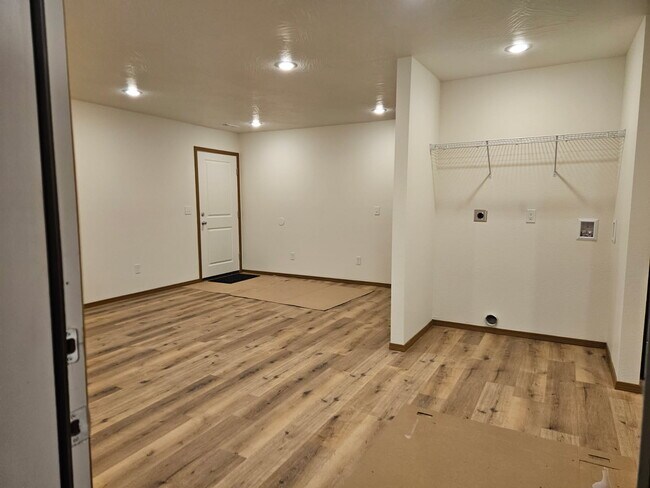 Building Photo - 2320 N Taylor Ave