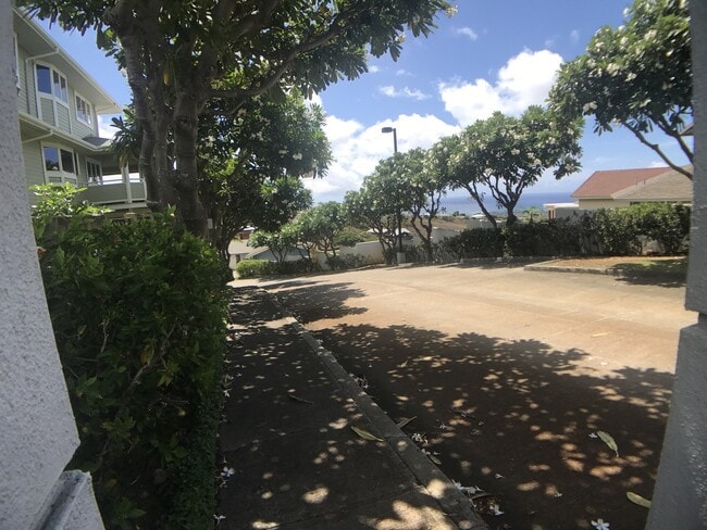 Building Photo - Kaimuki Wilhemina Rise gated home! Spectacular ocean views, garage parking.
