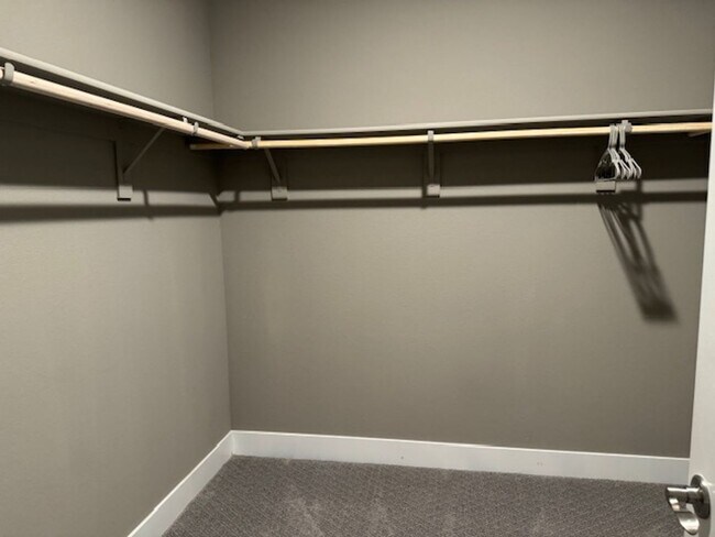 Building Photo - Fully furnished 3 bedroom / 3 bathroom plus an office.